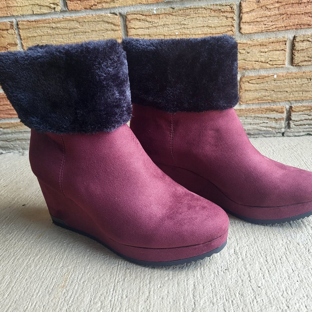 DKNY Women's Wedge boots Size 8.5